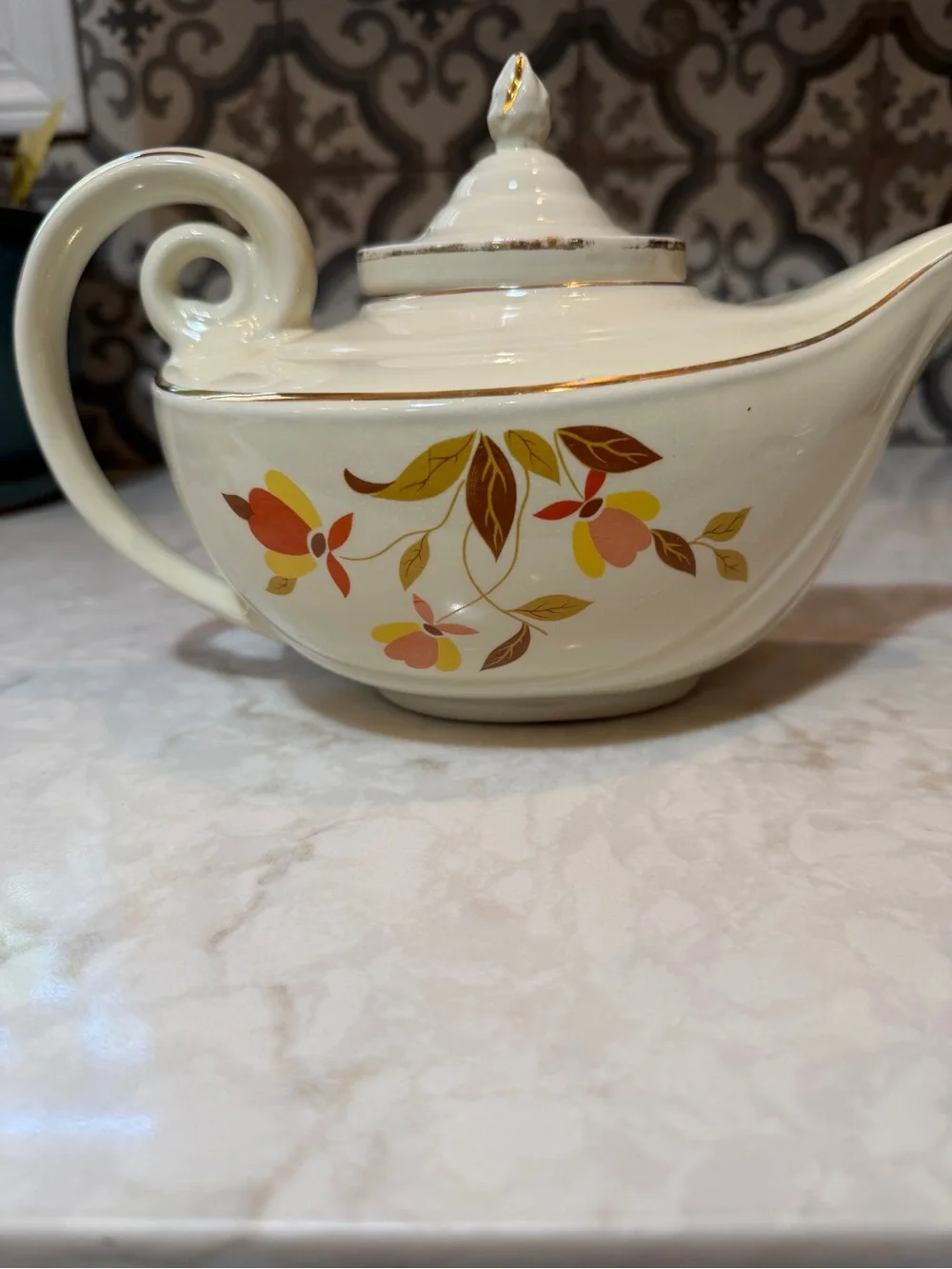 RARE VINTAGE HALL CHINA “ALADDIN TEAPOT- “AUTUMN LEAF PATTERN- EUC